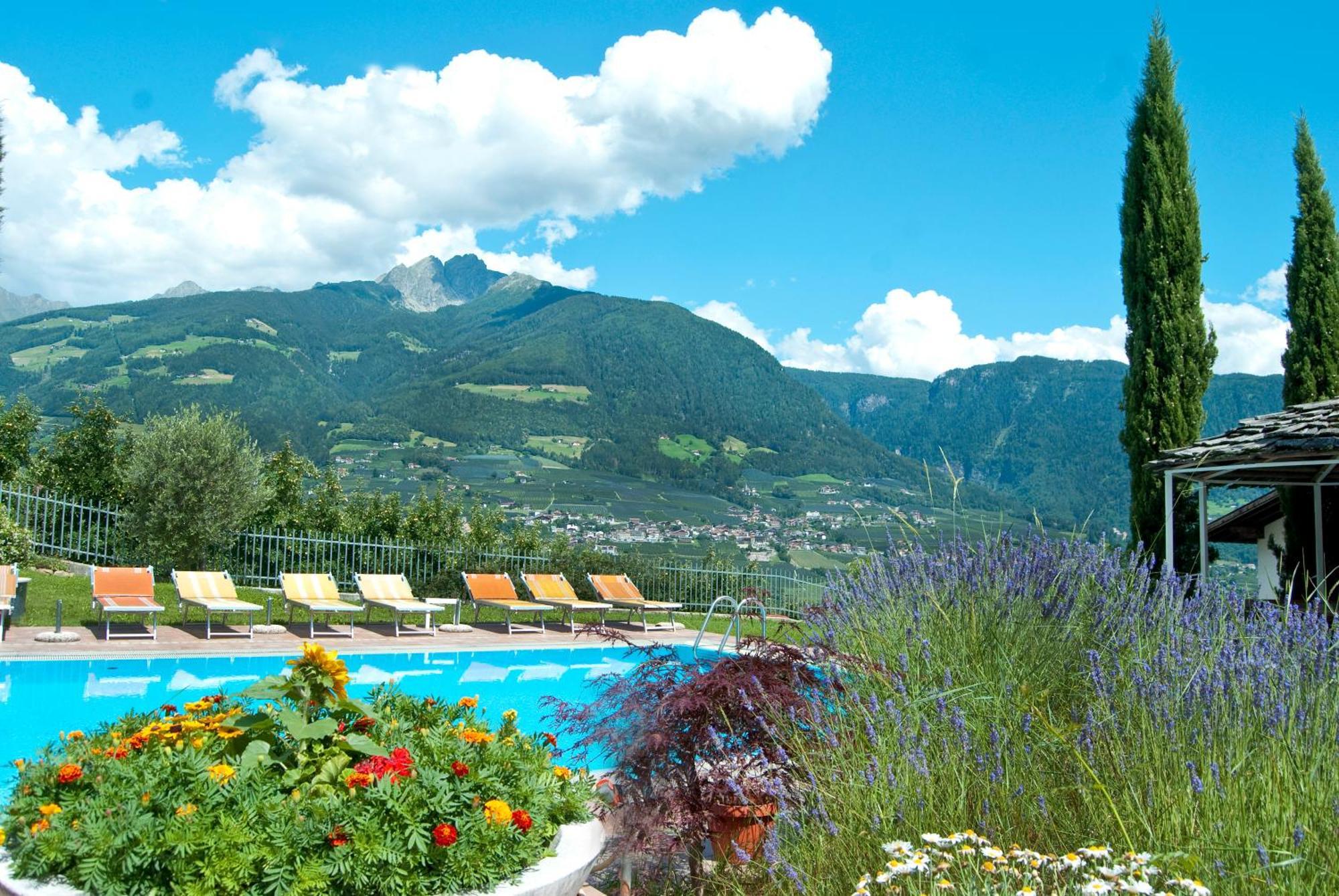 Hotel Appartement Inge Tirolo Exterior photo