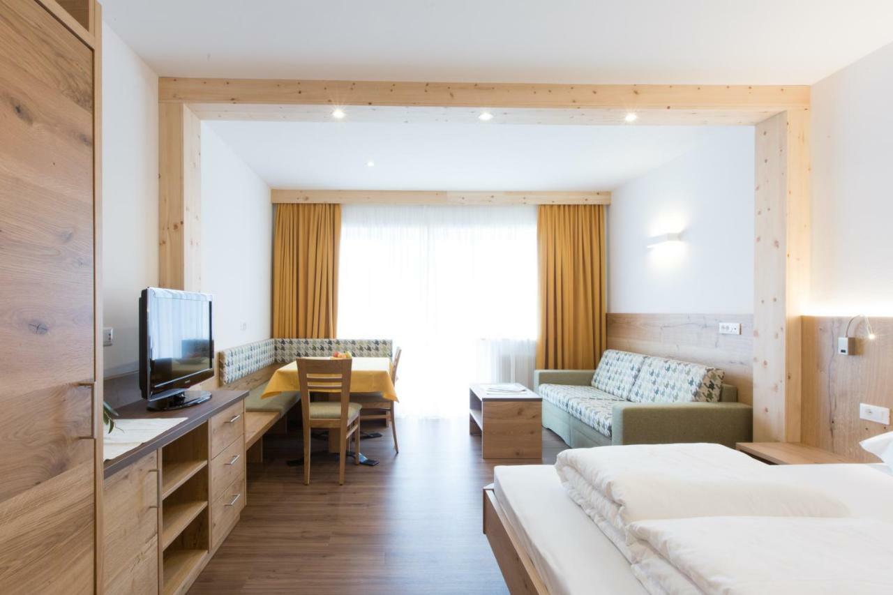 Hotel Appartement Inge Tirolo Exterior photo